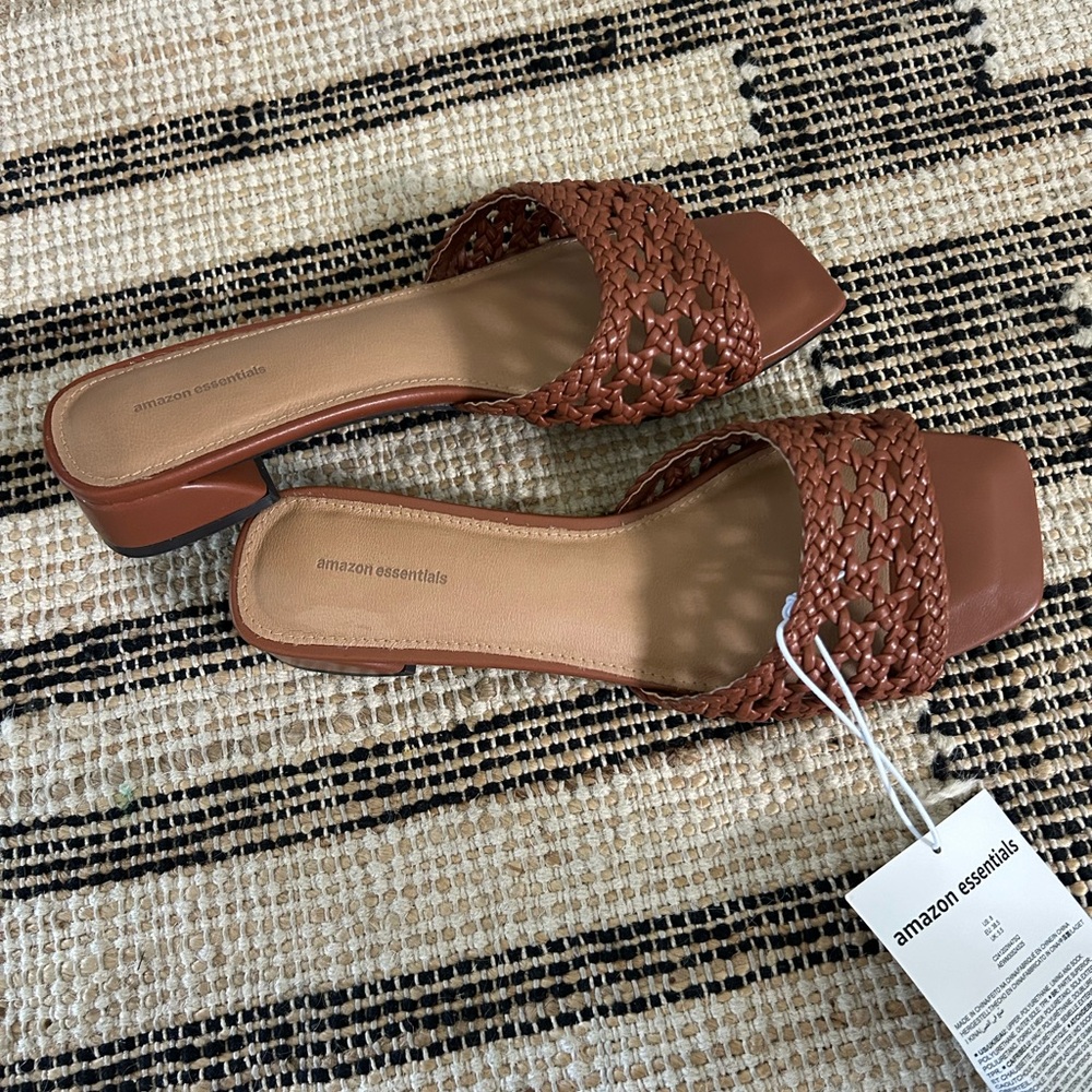 Amazon Essentials Women's Tan Woven Slide Sandals
